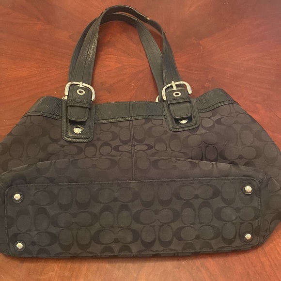 🦊 Coach large black purse. Tons is space. - Picture 8 of 11